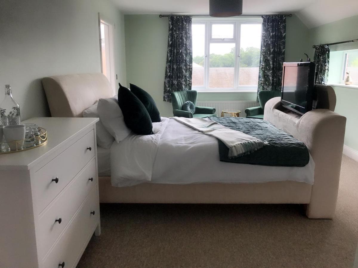 Redbrook Farm Bnb - Gateway To The New Forest 福丁布里奇 外观 照片